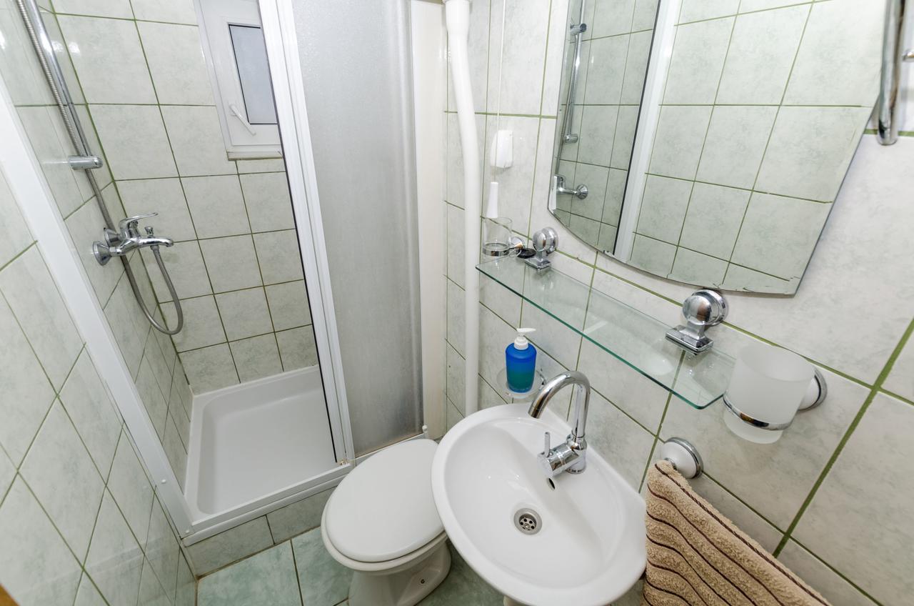 Apartments Dinko Gdinj Zewnętrze zdjęcie
