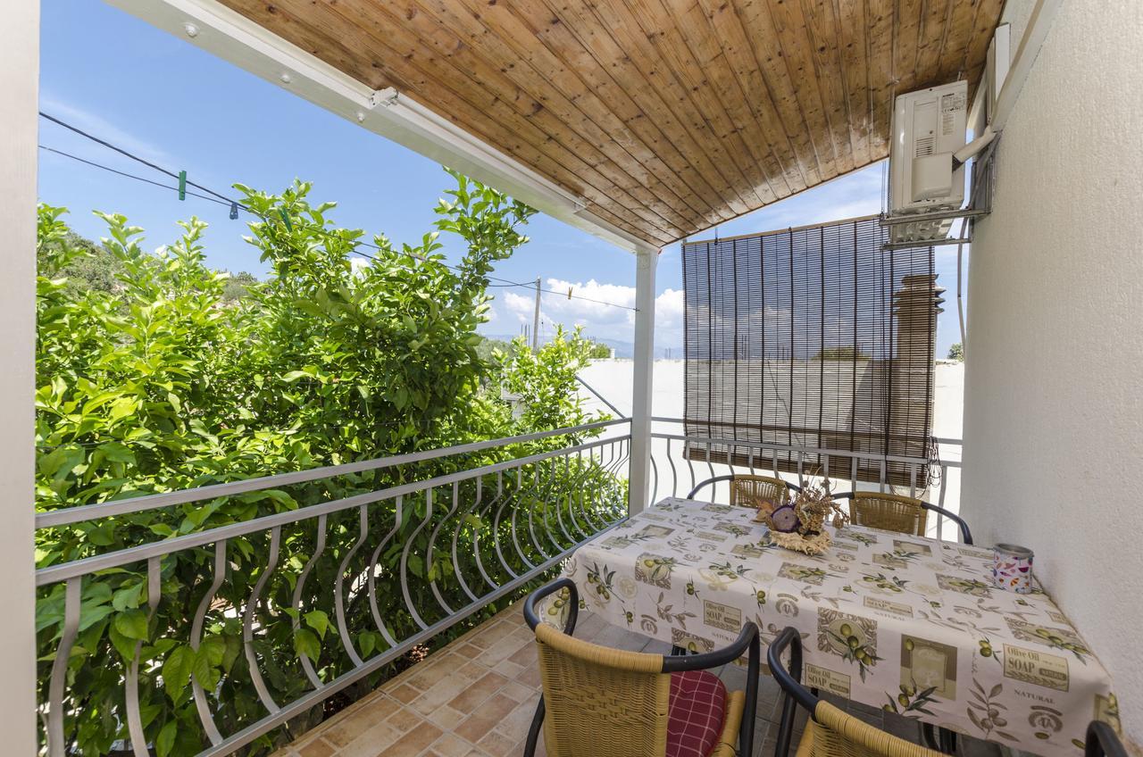 Apartments Dinko Gdinj Zewnętrze zdjęcie